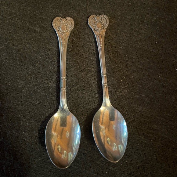 2 Antique WM Rogers Scarab Egyptian coffee spoon - Picture 2 of 6